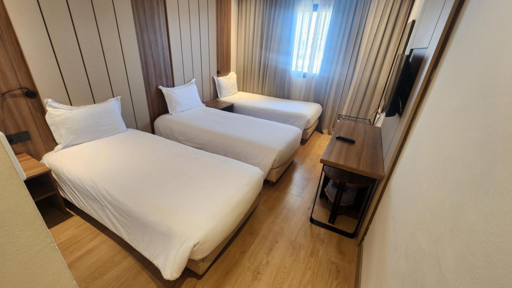Triple Room,1698213223:JPEG